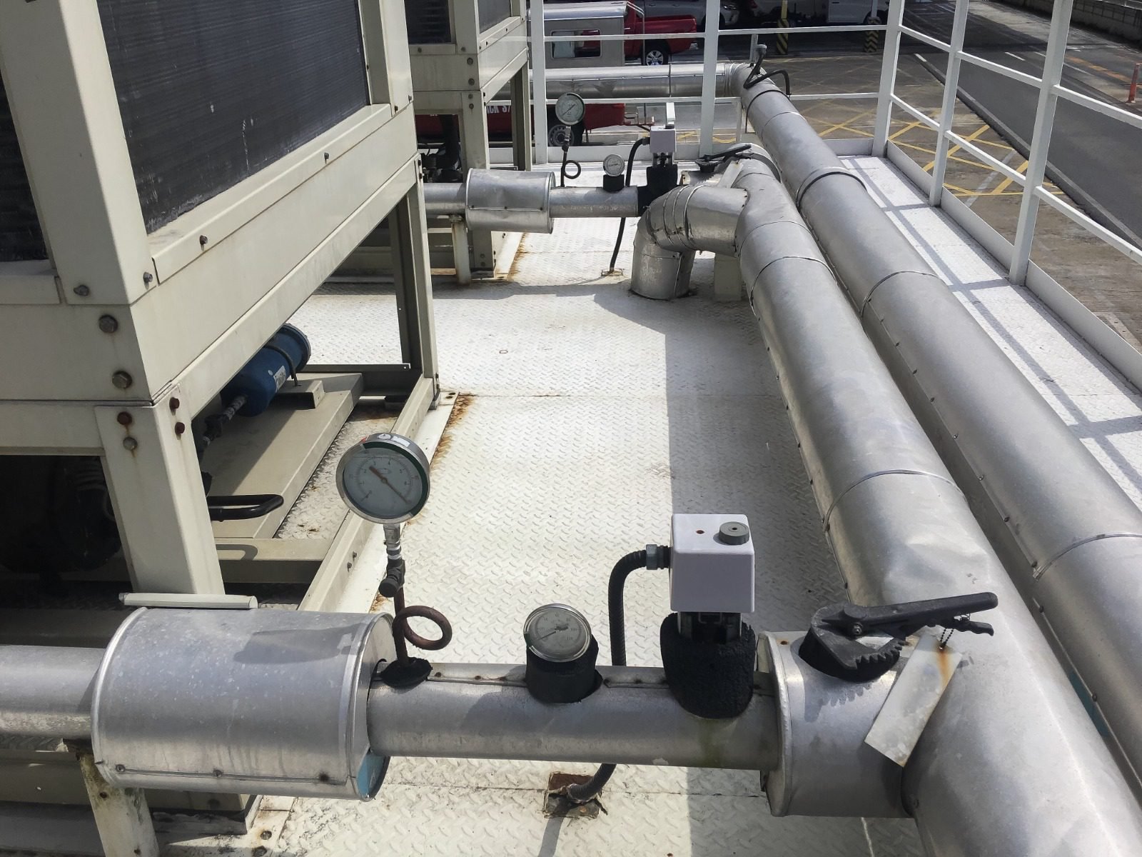 Choosing the Right Industrial Chiller for Plastic Applications: A Comprehensive Guide