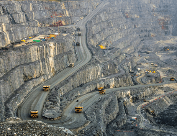 XRF handheld analyzer used in mining and geology for mineral ore analysis