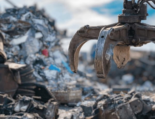 Portable XRF analyzer for scrap and recycling industry metal identification